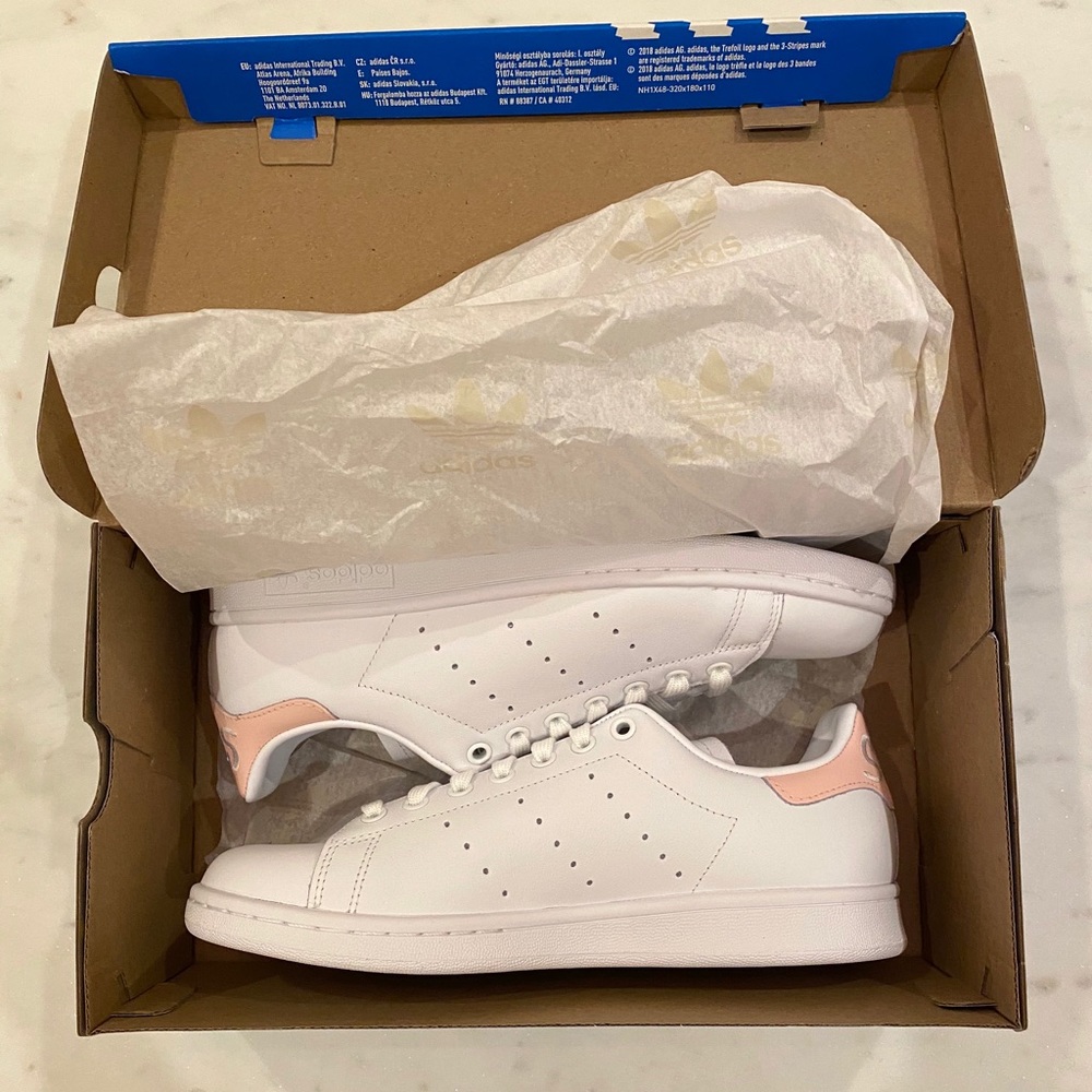 Adidas Stan Smiths w/ Light Pink Detail